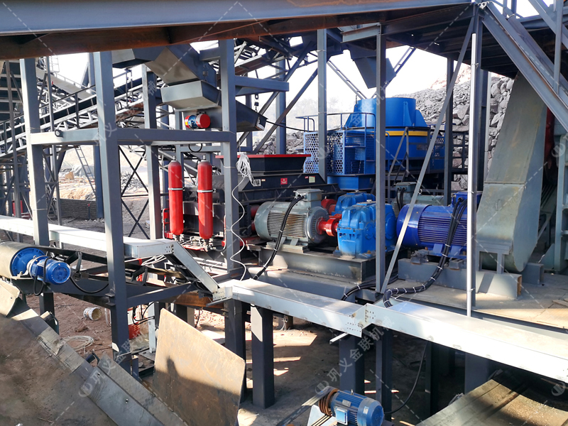 液壓對輥制砂機：單機產數百噸，輕松適配中型砂石廠規模化